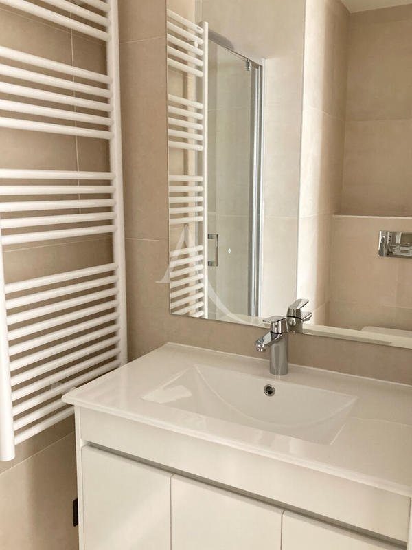 Appartement - 96 m² - 5 pièces