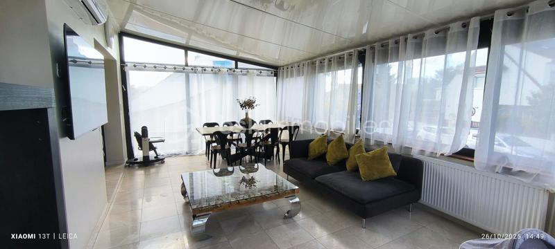 Maison - 167 m² - 6 pièces