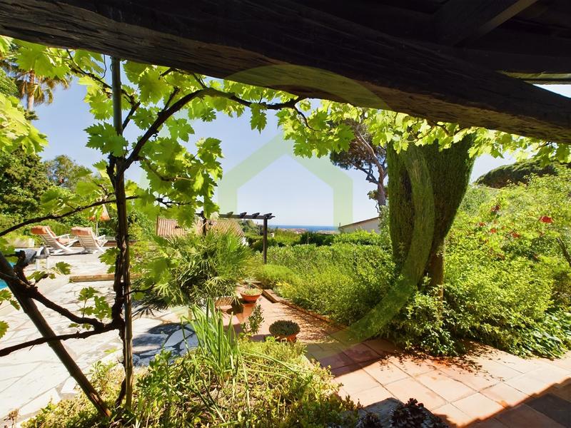 Maison - 104 m² - 3 pièces