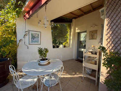 Maison - 256 m² - 6 pièces