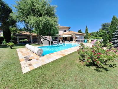 Maison - 258 m² - 7 pièces