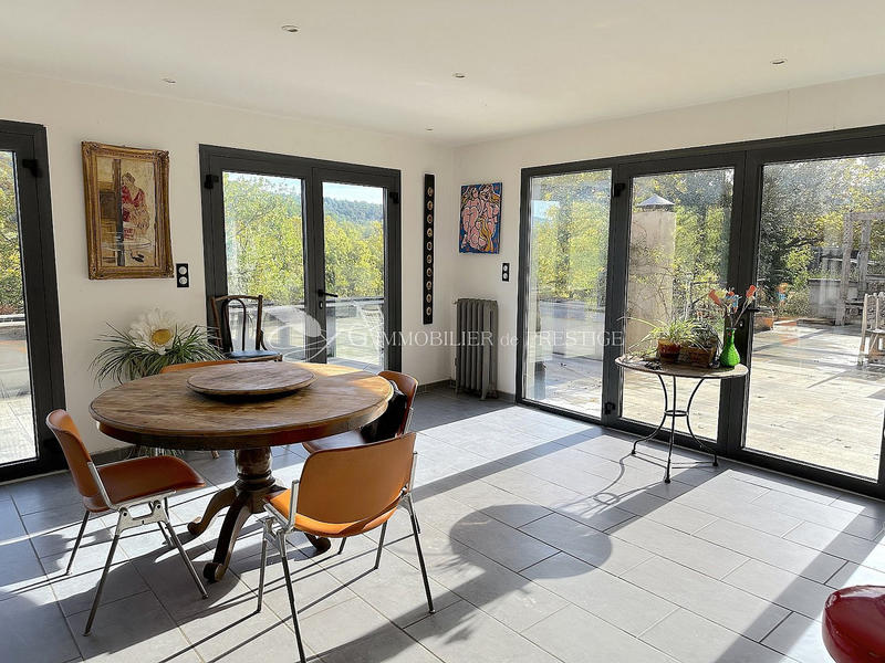 Maison - 228 m² - 5 pièces