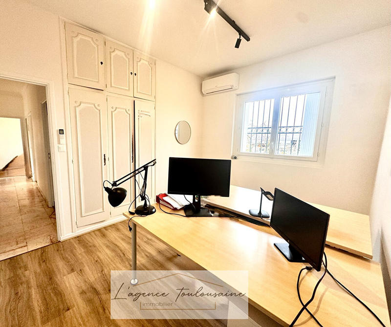 Maison - 250 m² - 10 pièces