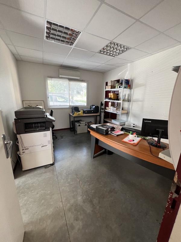 Local d'activités - 635 m² - 7 pièces