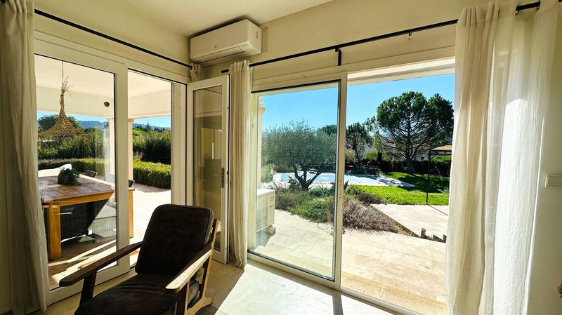 Villa - 250 m² - 10 pièces