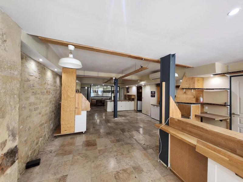 Local commercial - 180 m² - 6 pièces