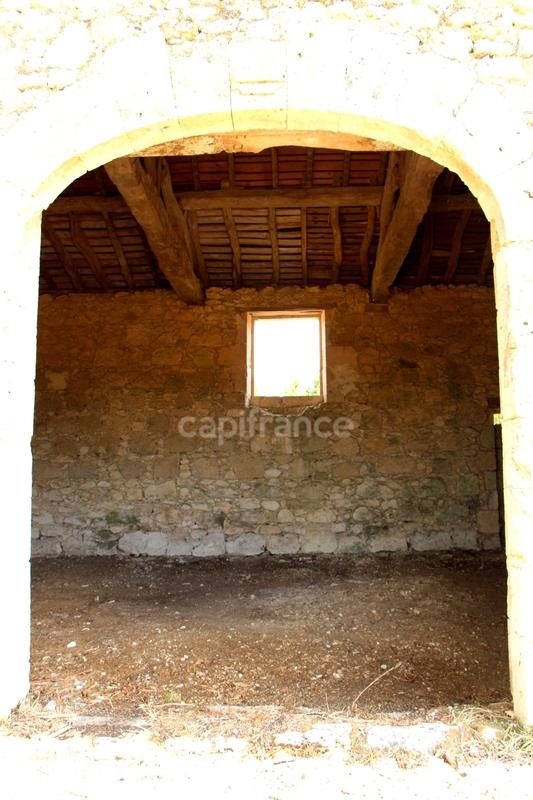 Propriété - 800 m² - 9 pièces