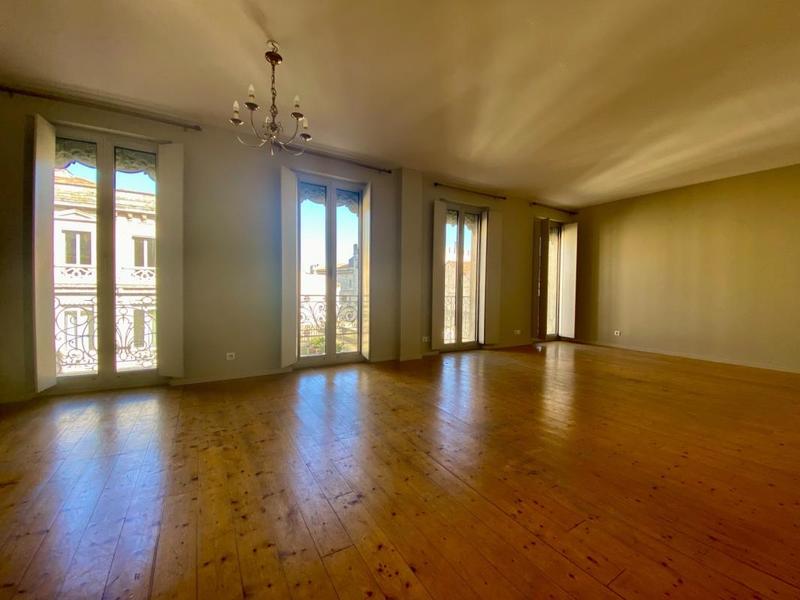Appartement - 130 m² - 6 pièces