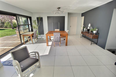 Maison - 184 m² - 8 pièces