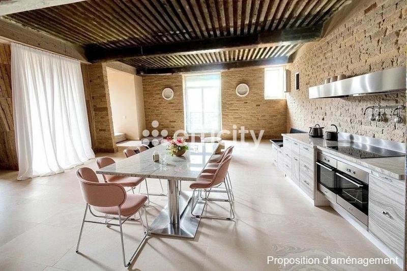 Maison - 250 m² - 6 pièces