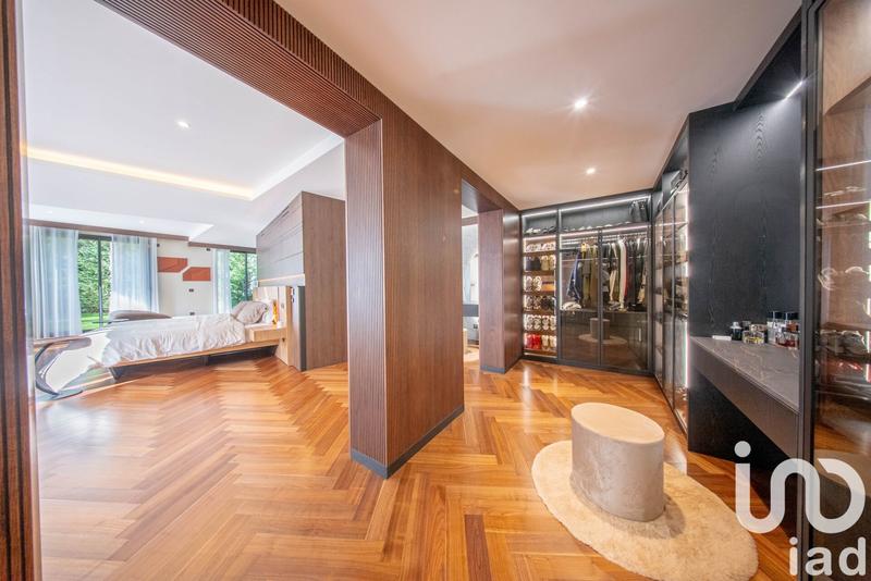 Maison - 560 m² - 7 pièces