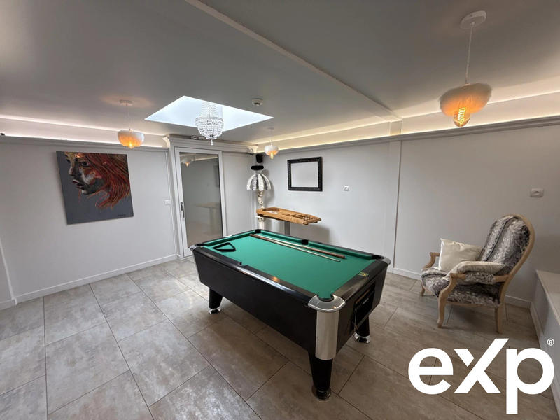 Châlet - 433 m² - 9 pièces