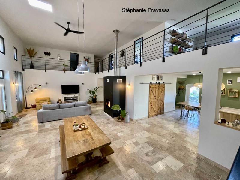 Maison - 300 m² - 5 pièces