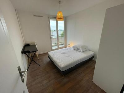 Appartement - 94 m² - 6 pièces