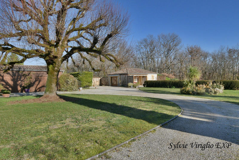 Maison - 207 m² - 6 pièces