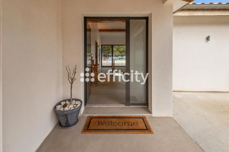 Maison - 211 m² - 7 pièces