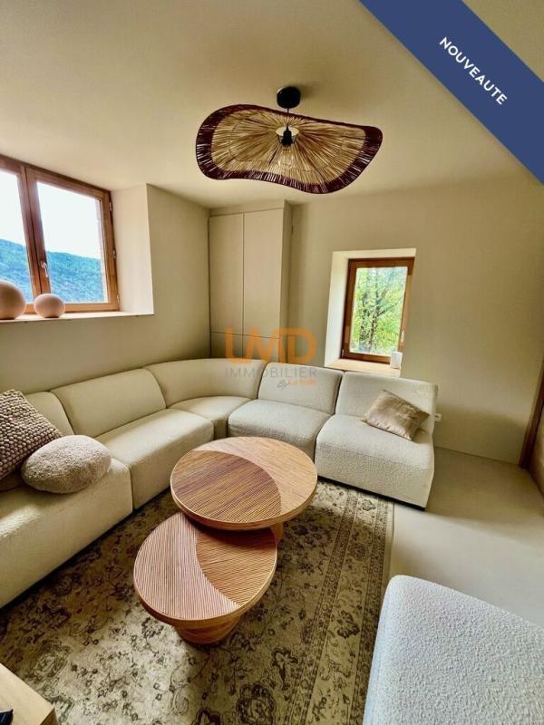 Maison en pierre - 200 m² - 8 pièces