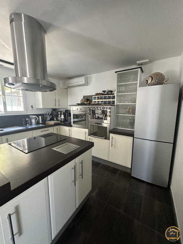 Maison - 90 m² - 5 pièces