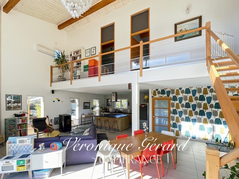 Maison - 140 m² - 5 pièces