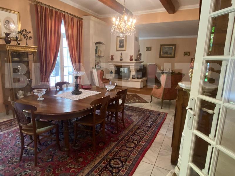 Maison de maîtres - 273 m² - 8 pièces