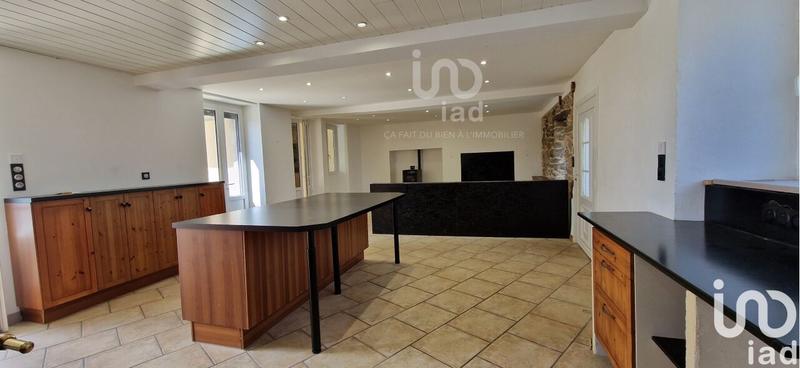 Maison - 233 m² - 8 pièces