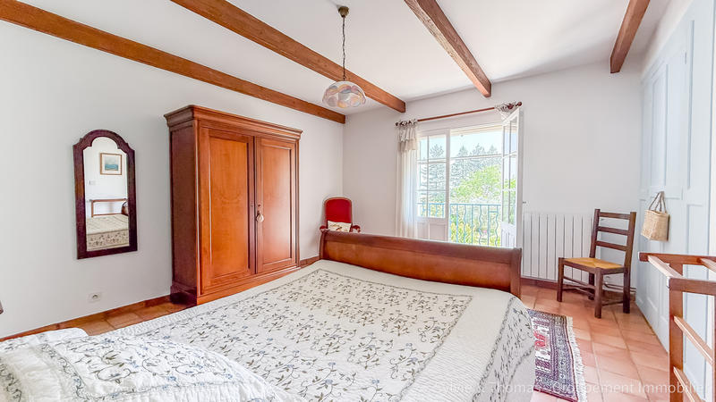 Mas - 327 m² - 8 pièces