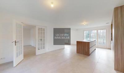 Villa - 215 m² - 8 pièces