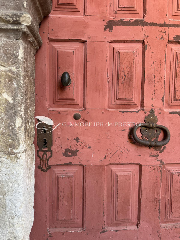 Maison de village - 300 m² - 7 pièces