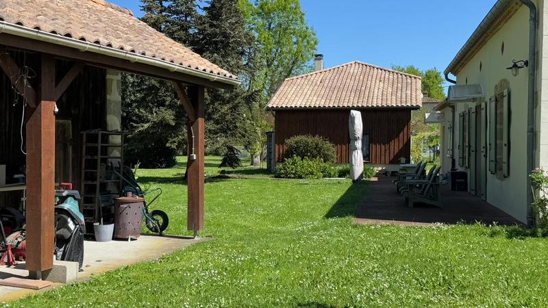 Maison - 323 m² - 8 pièces