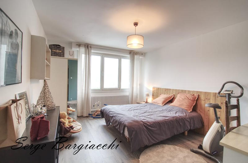 Maison contemporaine - 336 m² - 12 pièces