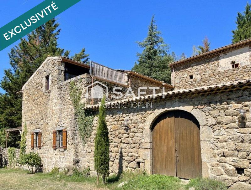 Maison - 344 m² - 11 pièces