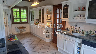 Maison - 277 m² - 7 pièces