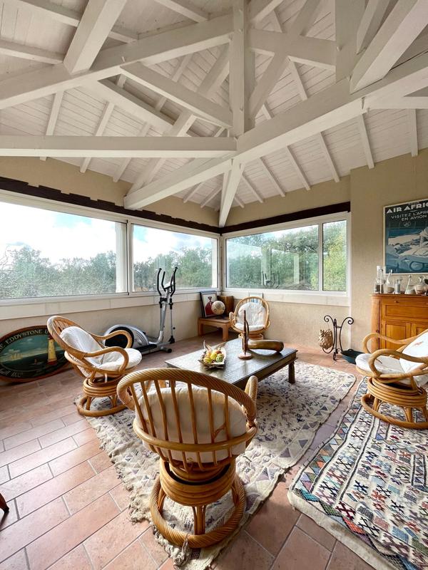 Maison - 650 m² - 23 pièces