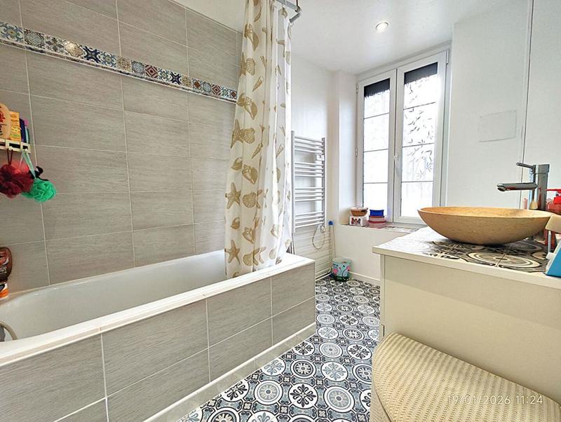 Maison - 184 m² - 8 pièces