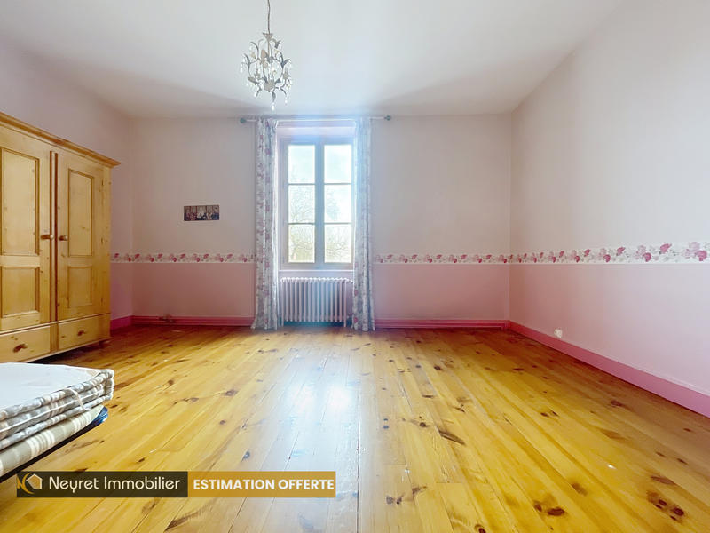 Propriété - 172 m² - 6 pièces