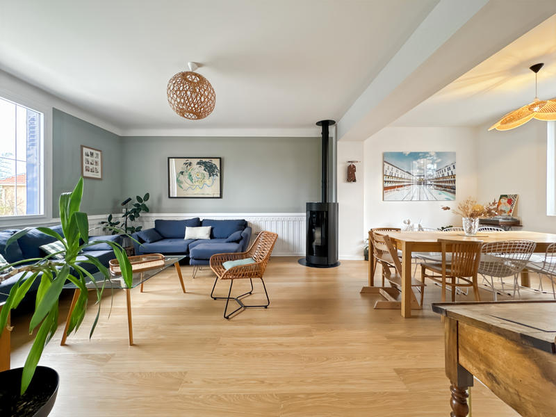 Maison - 172 m² - 8 pièces