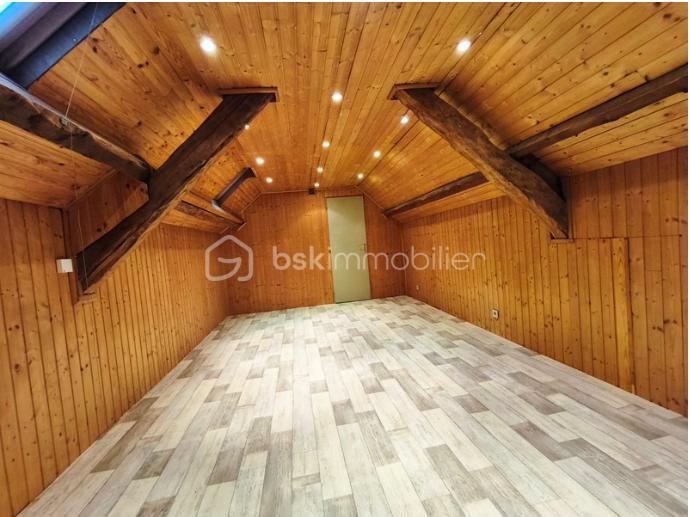 Maison traditionnelle - 172 m² - 4 pièces