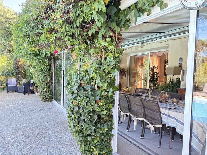 Maison - 326 m² - 10 pièces