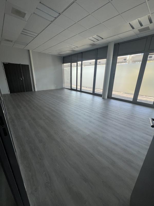 Bureau - 236 m²