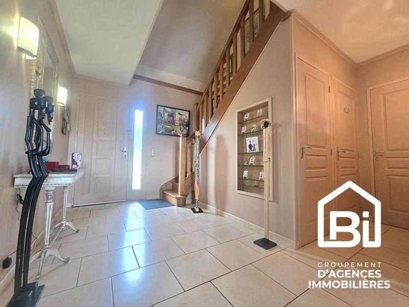 Maison - 218 m² - 8 pièces