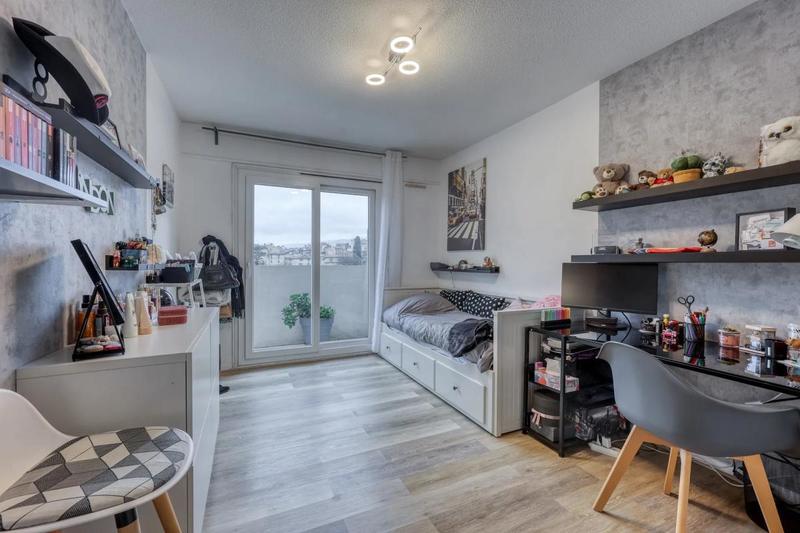 Appartement - 85 m² - 4 pièces