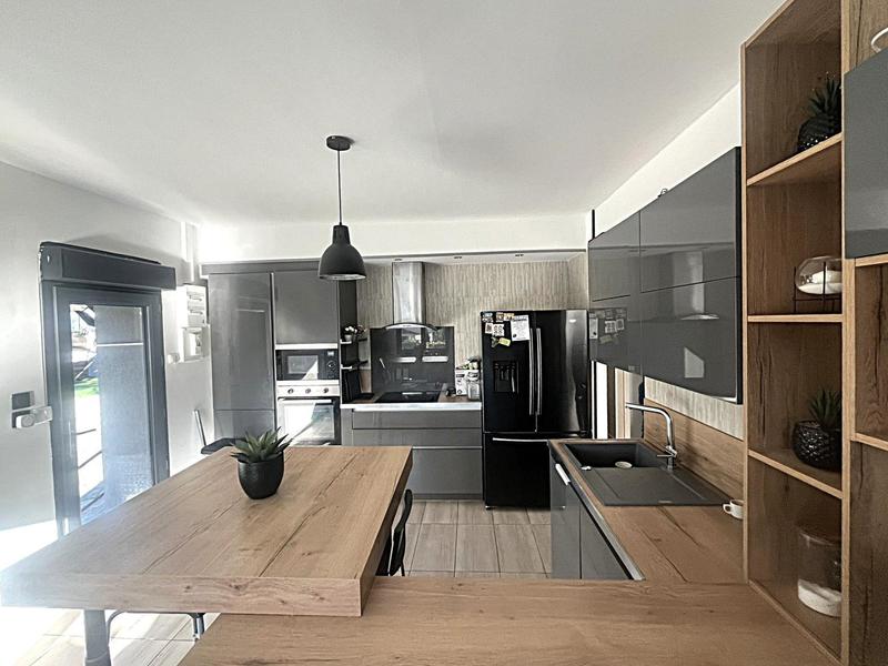 Maison - 138 m² - 6 pièces