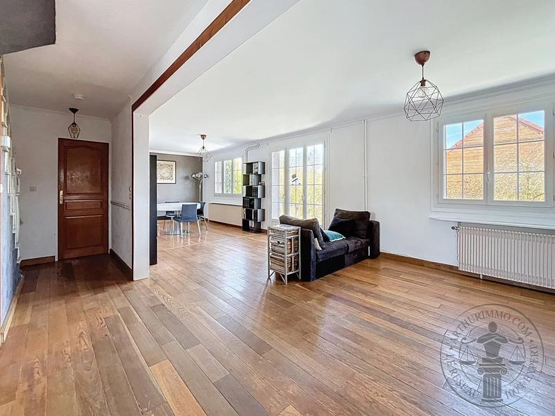 Maison - 163 m² - 8 pièces