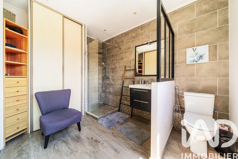 Maison - 235 m² - 7 pièces