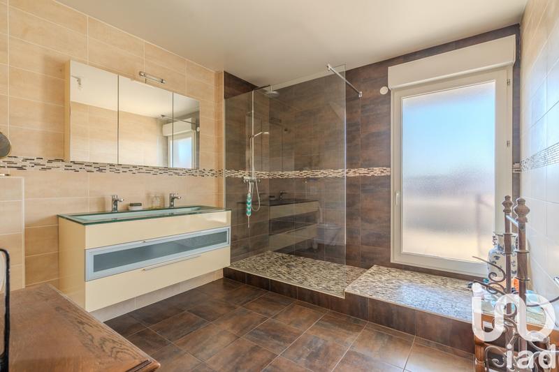 Appartement - 99 m² - 4 pièces