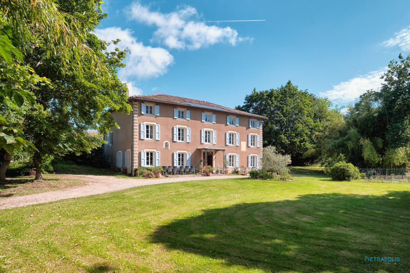 Maison ancienne - 300 m² - 13 pièces