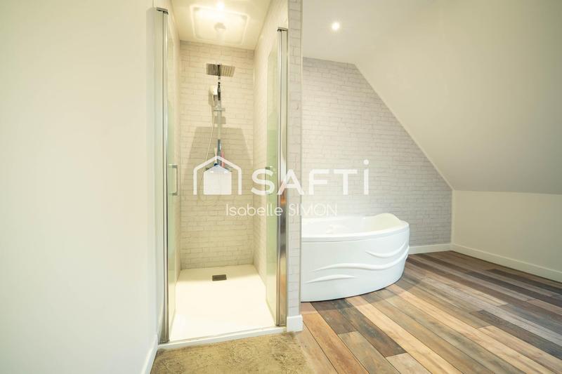 Maison - 200 m² - 7 pièces