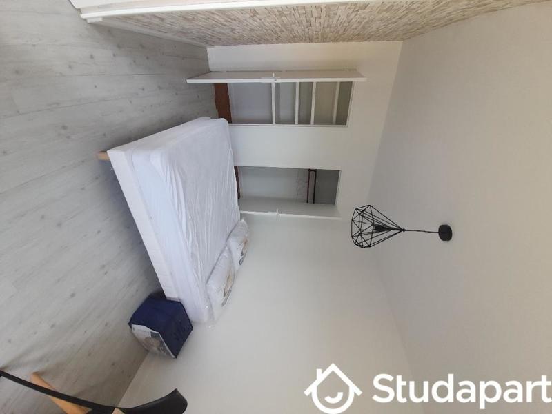 Chambre - 12 m² - 1 pièce