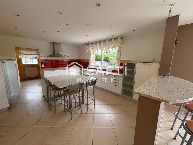 Maison - 199 m² - 9 pièces