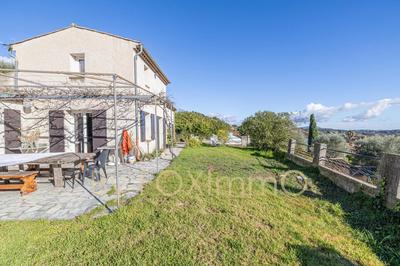 Maison - 166 m² - 6 pièces